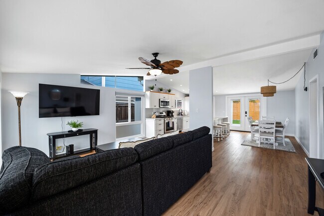 Building Photo - 2407 Pierpont Blvd