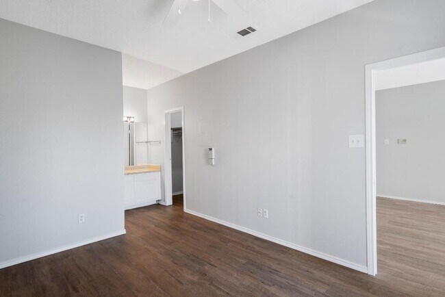 Building Photo - 12166 Metric Blvd