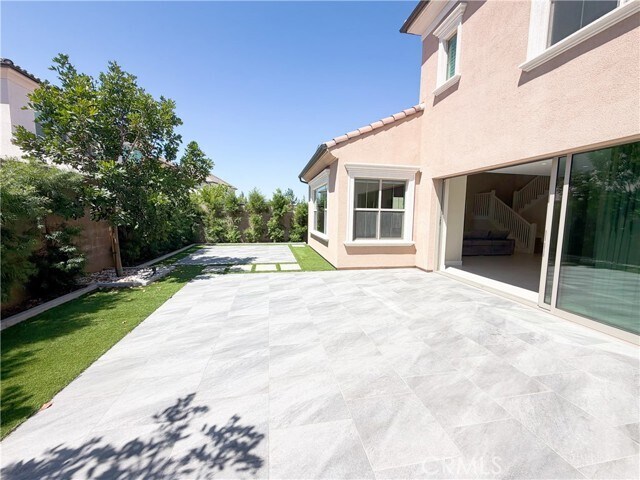 Building Photo - 124 Albero