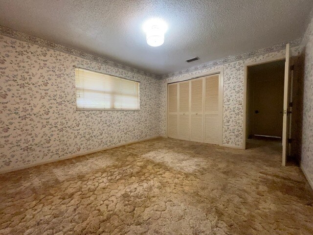 Building Photo - 7632 Lake Forest Cir