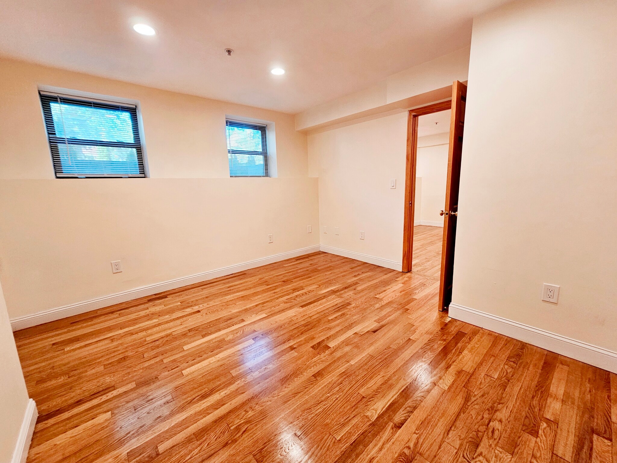Building Photo - 1803 Beacon St
