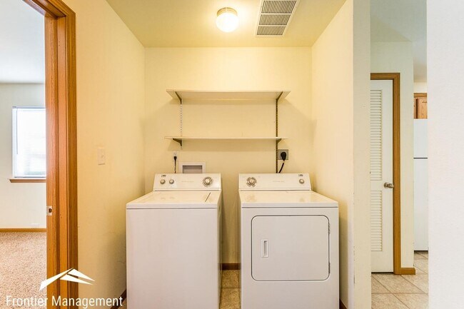 Building Photo - 402-b N 10th St