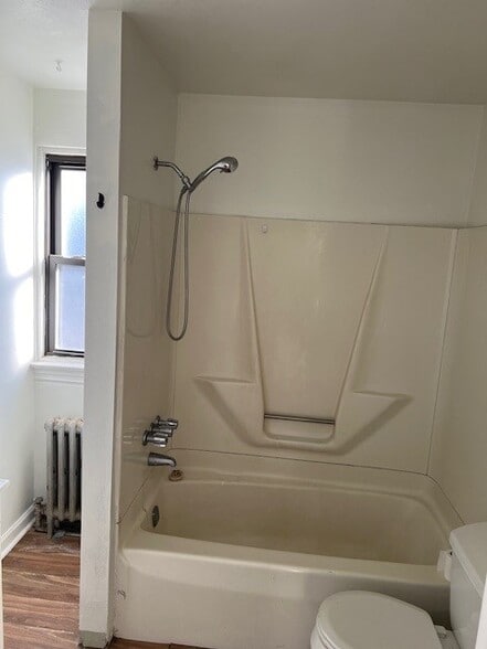 Building Photo - 900 Savannah Ave