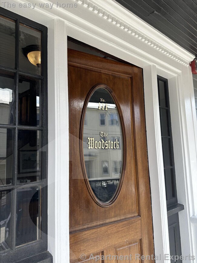 Building Photo - 111 Woodstock St