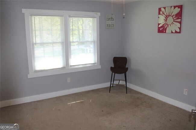 Building Photo - 4495 Kent Rd