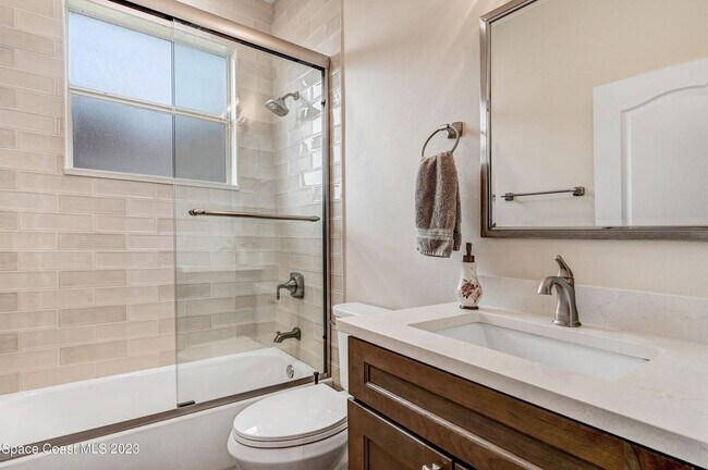 Building Photo - 940 Wimbledon Dr