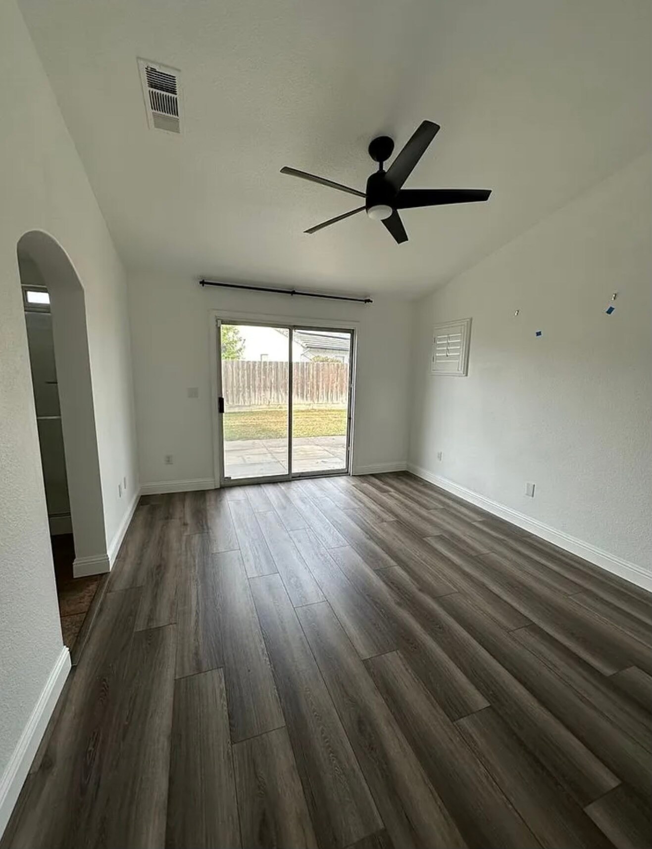 Building Photo - 5444 W Sunnyside Ct