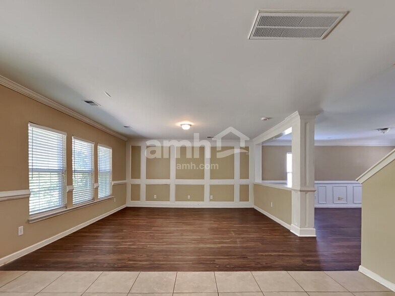 Building Photo - 138 Graduate Ln