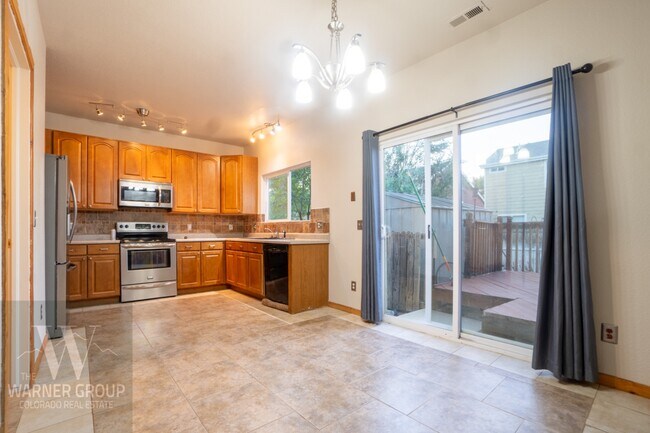 Building Photo - 9356 Jackrabbit Ln