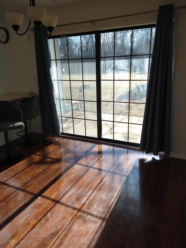 Building Photo - 20245 Independence Dr