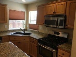 Building Photo - SW Bend Home with Upgrades!