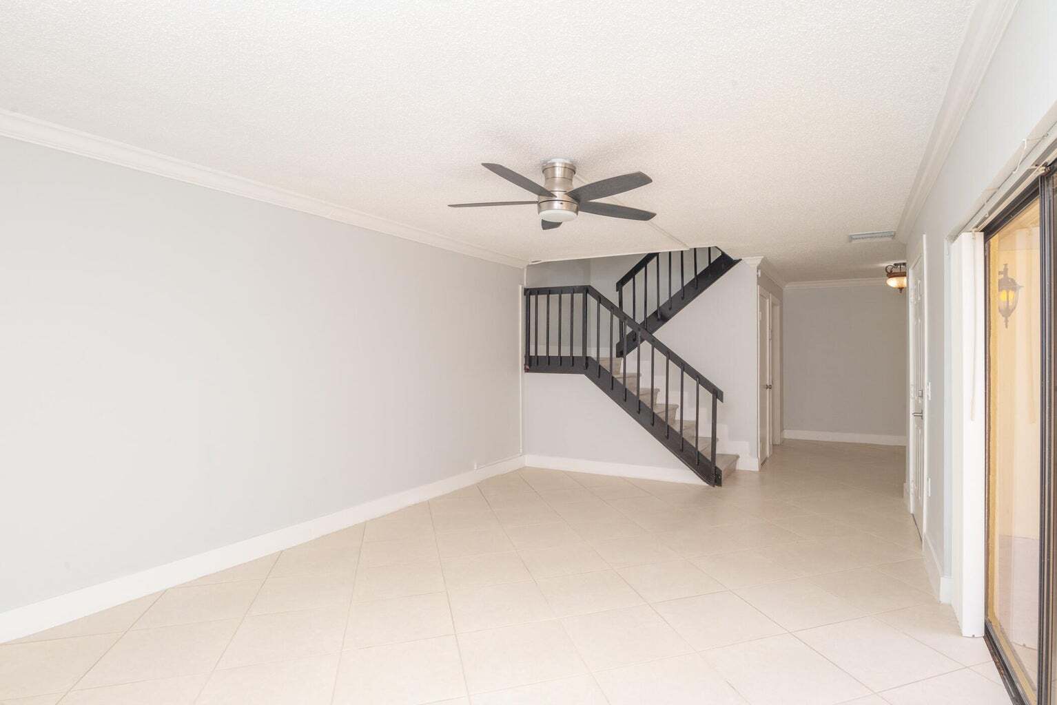 Building Photo - 1700 Embassy Dr