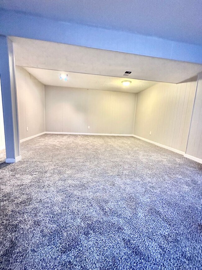 Building Photo - ? Beautifully Updated Home in Hummingbird Hill ?