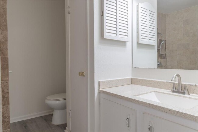 Building Photo - 1430 TX-46