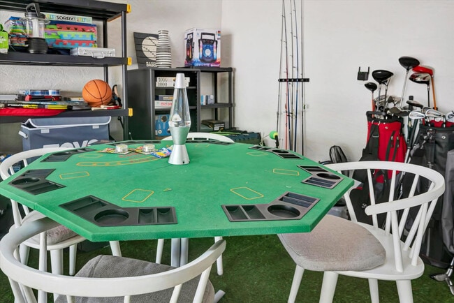 Building Photo - 19 Hoffer St