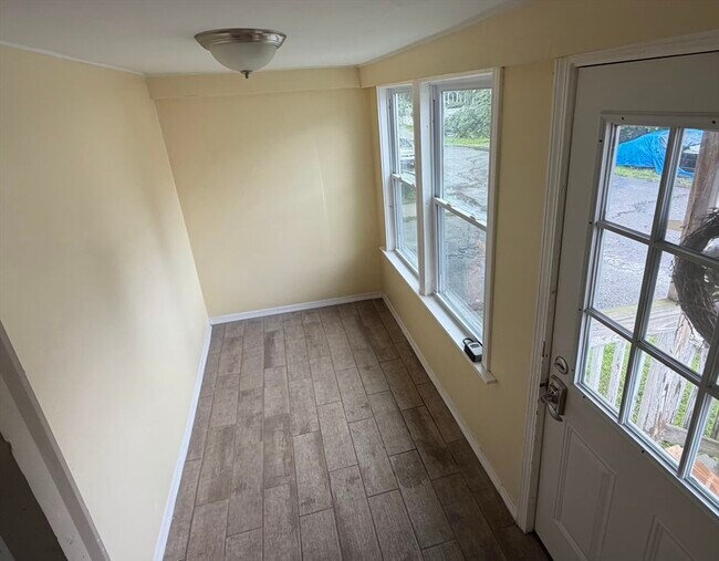 Building Photo - 5 Brookdale St