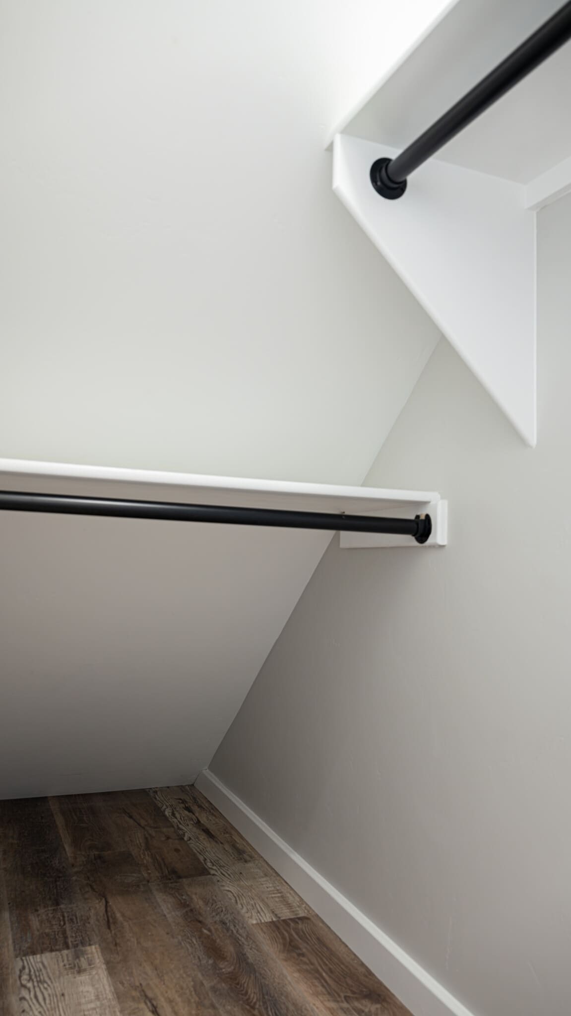 Building Photo - 3250 Midway Ave