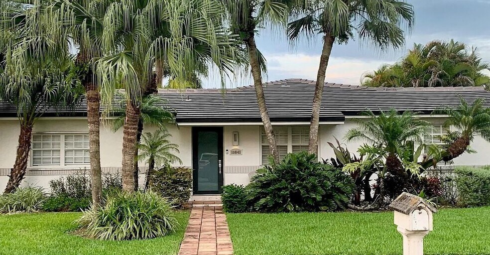 Primary Photo - 10841 SW 67th Dr