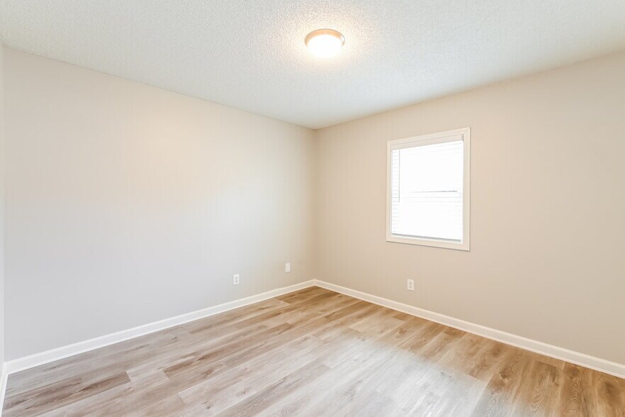Building Photo - 5767 Riverside Dr