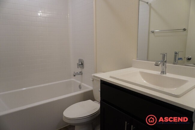 Building Photo - Energy-Efficient 3 Bed / 2 Bath Home with Solar, Garage & Full Kitchen Appliances