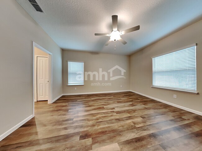 Building Photo - 192 Spruce Pt