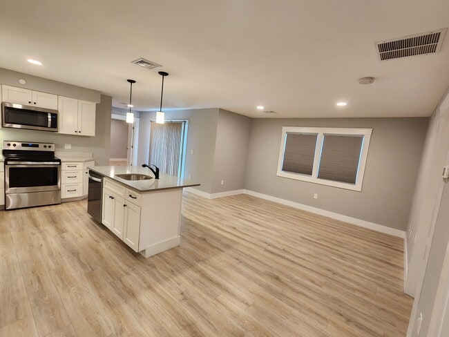 Building Photo - The Suites at Pawtucketville