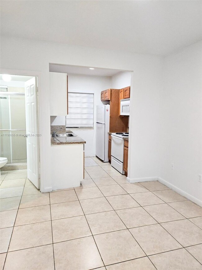 Building Photo - 7130 Rue Versailles Dr