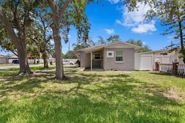 Building Photo - 487 89th Ave N