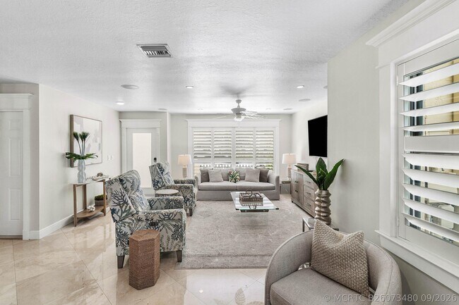 Building Photo - 1109 Bel Air Dr