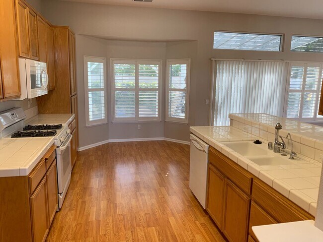 Building Photo - Beautiful Brentwood Summerset 1 Home (55+ living) - 2 Bedroom, 2 Bath