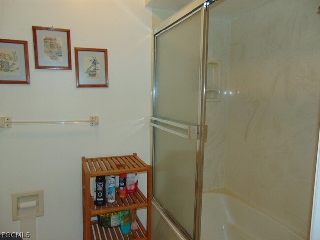 Building Photo - 1092 Riverbend Dr