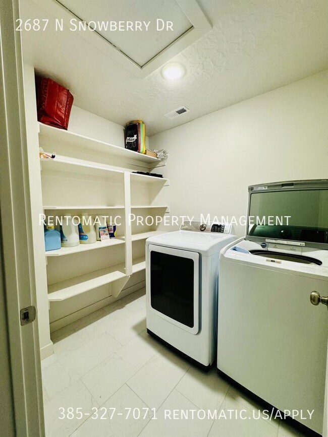 Building Photo - 2687 N Snowberry Dr