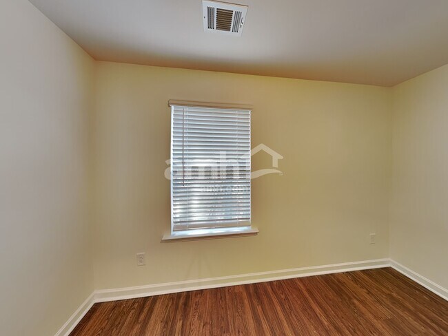 Building Photo - 227 Ivy Brook Dr