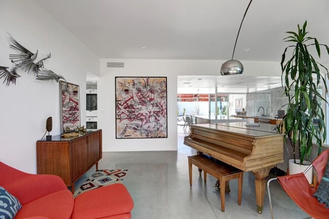 Building Photo - Mid-Century Steel Oasis in Palm Springs (Monthly Only - No Long Term)