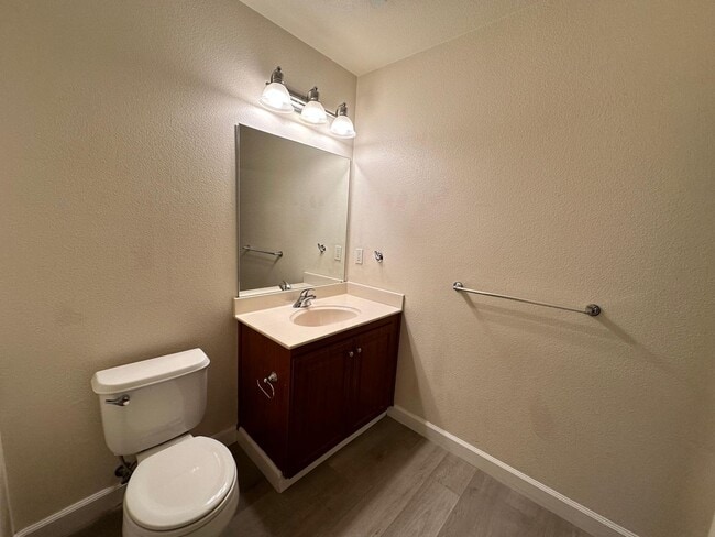Building Photo - Modern Condo in a Gated Community Near Santana Row & Valley Fair!