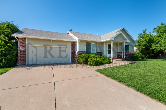 Building Photo - 1318 N Aksarben Ct