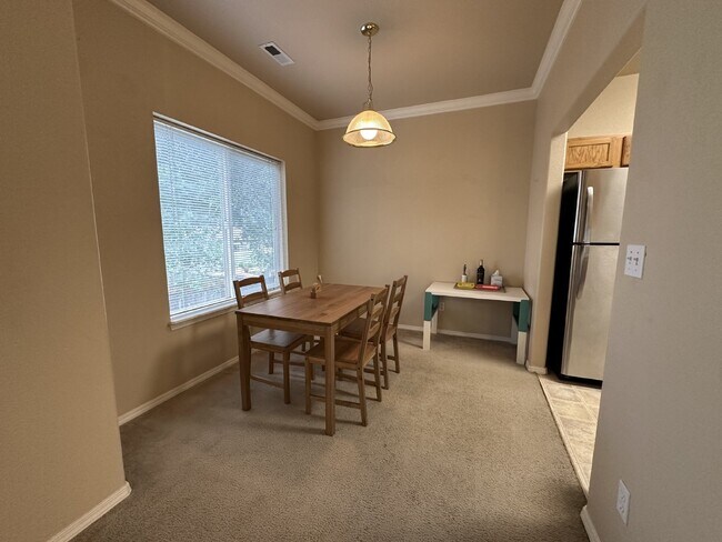 Building Photo - Beautiful home in Villege For Rent, Comfortable Living in a Convenient Central Location