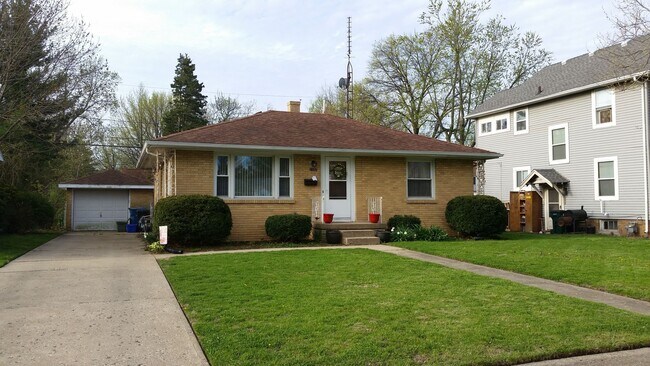 Primary Photo - Charming Brick Home with Full Basement & W...