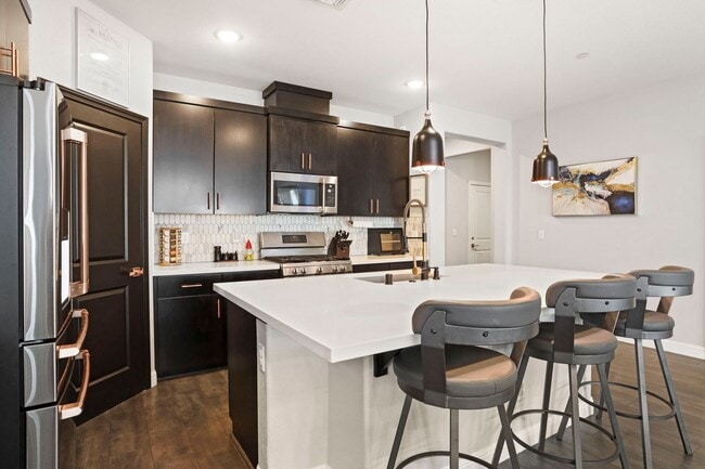 Building Photo - Spacious 5 Bedroom Home in Lodi with 1st f...