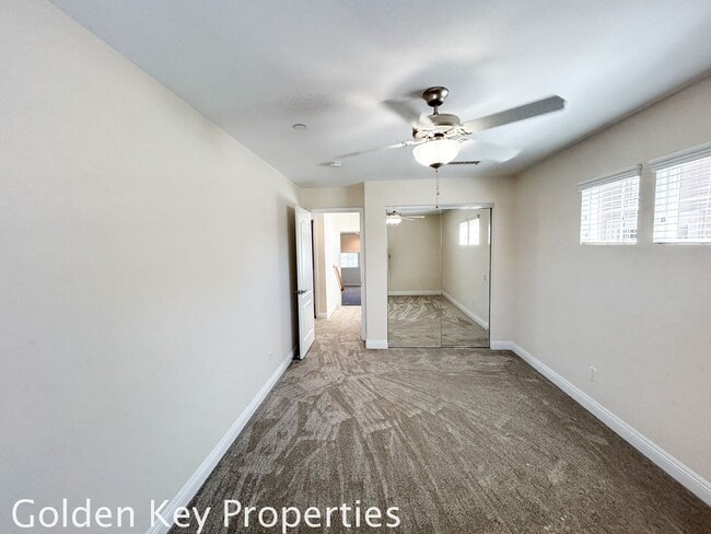 Building Photo - Beautiful Tri-Level Condo in The Bluffs at Carlsbad with Lagoon Views!!