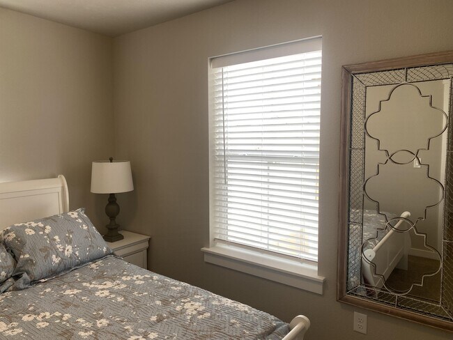 Building Photo - 5929 S Boddington Ln