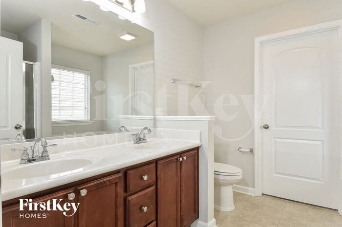Building Photo - 4955 Longburn Ln