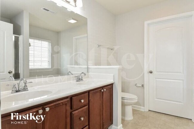 Building Photo - 4955 Longburn Ln