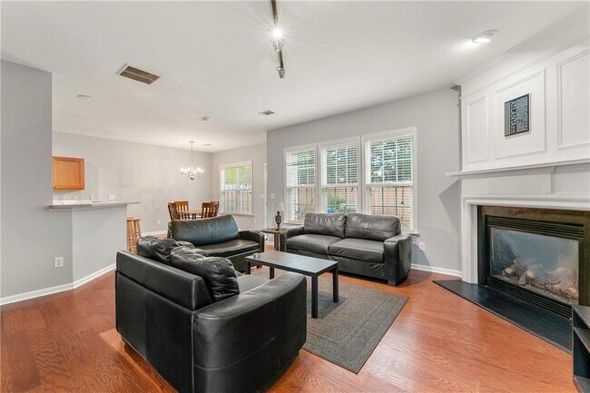 Building Photo - 3218 Saville St SW