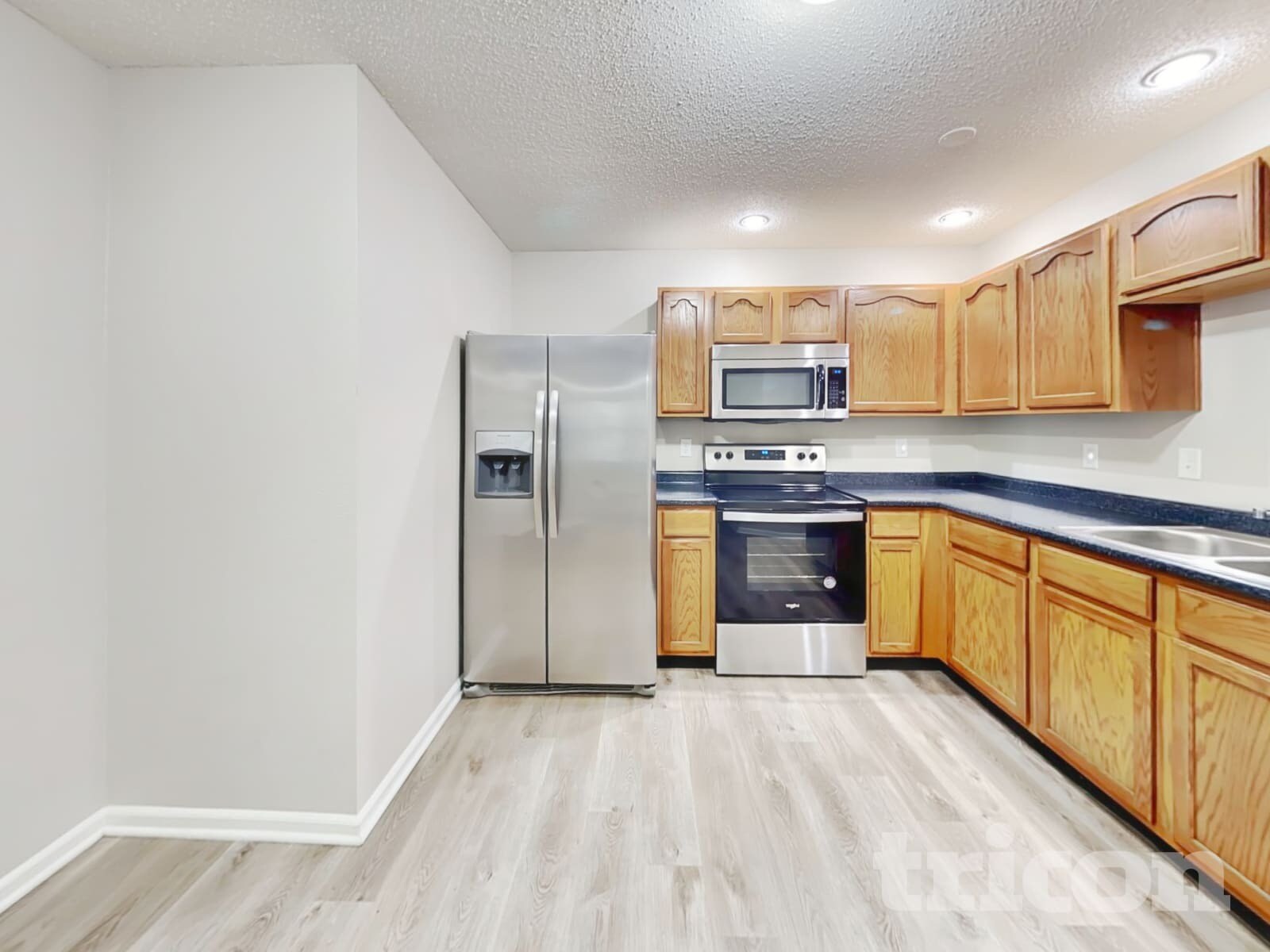 Building Photo - 10893 Glenayr Dr