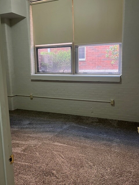 Building Photo - 316 W Walnut St