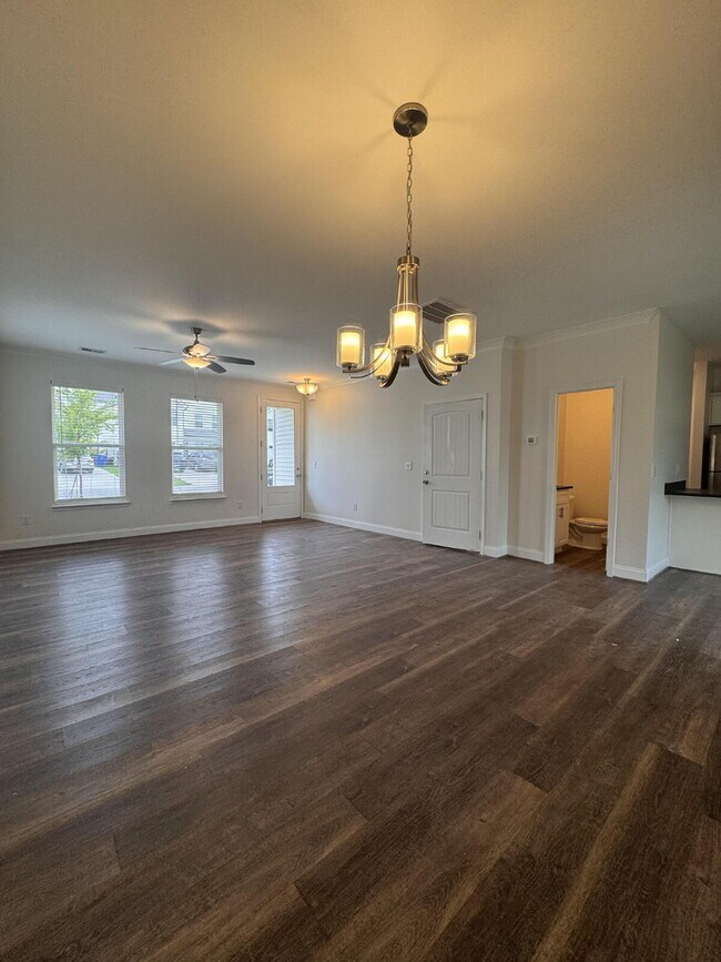 Building Photo - Modern 3-Bed, 2.5-Bath Home in Travelers R...