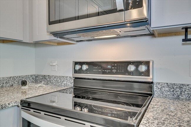 Building Photo - 5148 Captain Dr