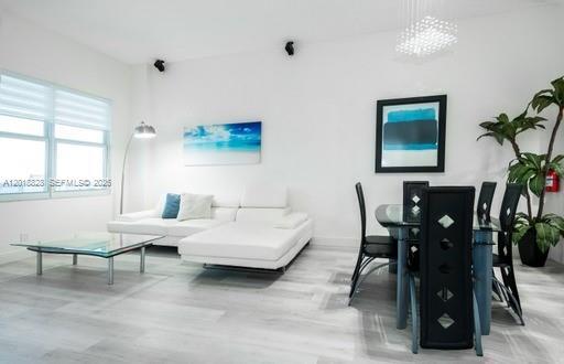 Building Photo - 3725 S Ocean Dr