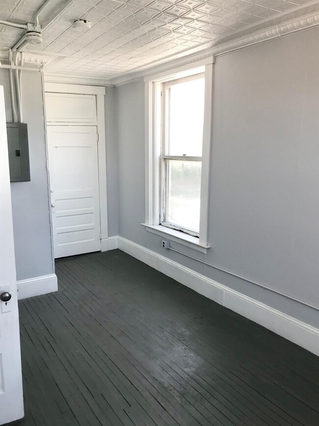 Building Photo - 41-43-43 Central St